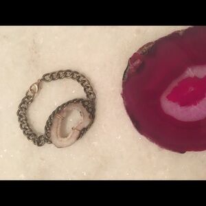 Geode bracelet with bronze chain
